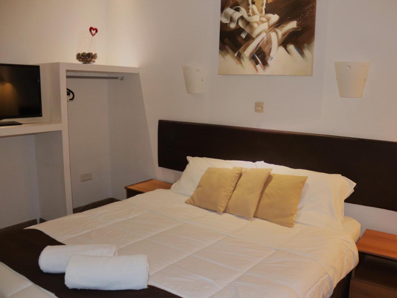 Sunstone Boutique Guest House Buġibba Kültér fotó
