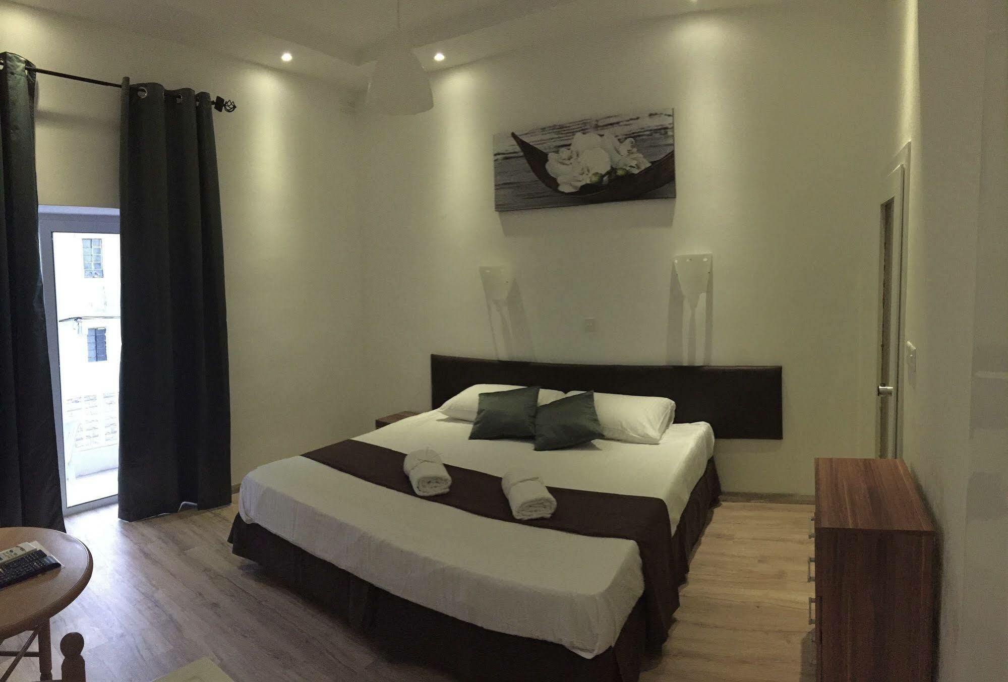 Sunstone Boutique Guest House Buġibba Kültér fotó
