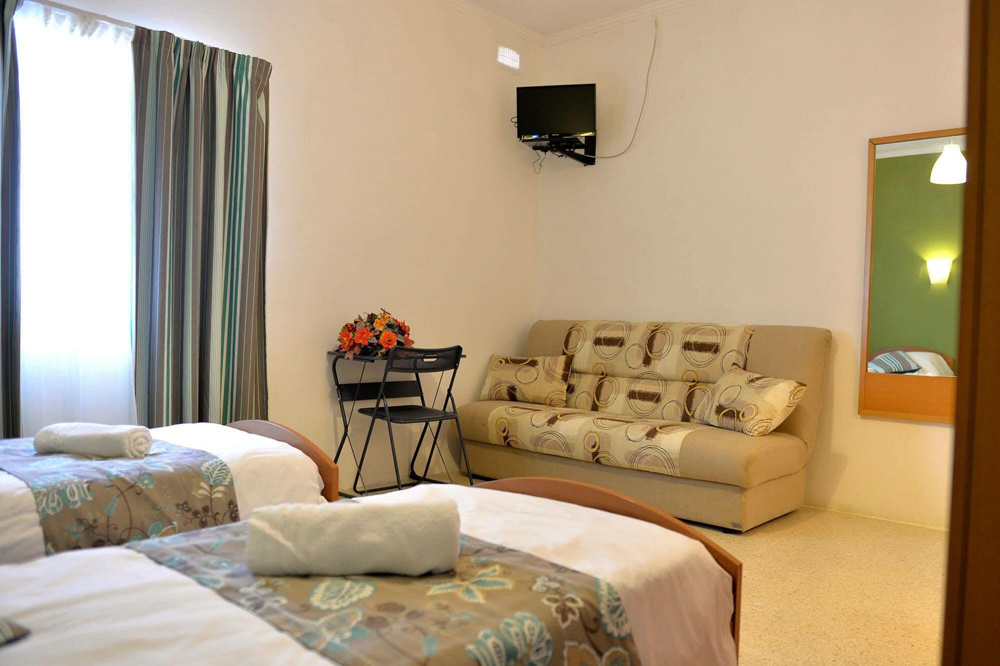 Sunstone Boutique Guest House Buġibba Kültér fotó