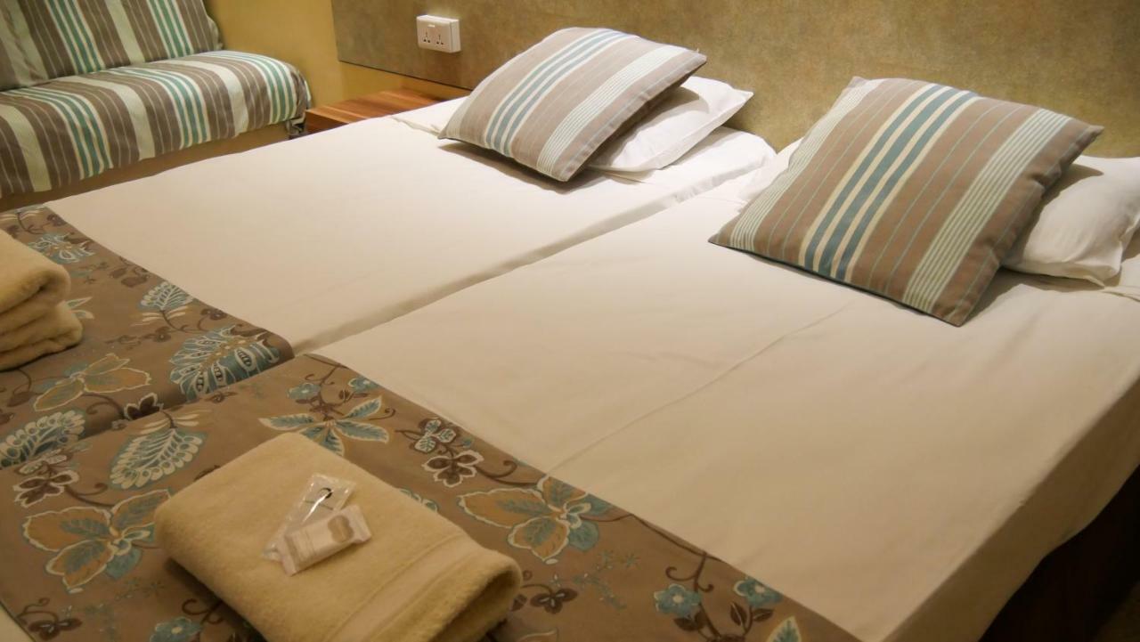 Sunstone Boutique Guest House Buġibba Kültér fotó
